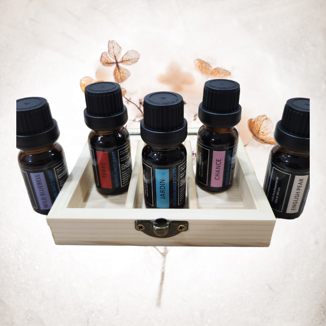 Essential Oil (RESEMBLANCES SERIES)