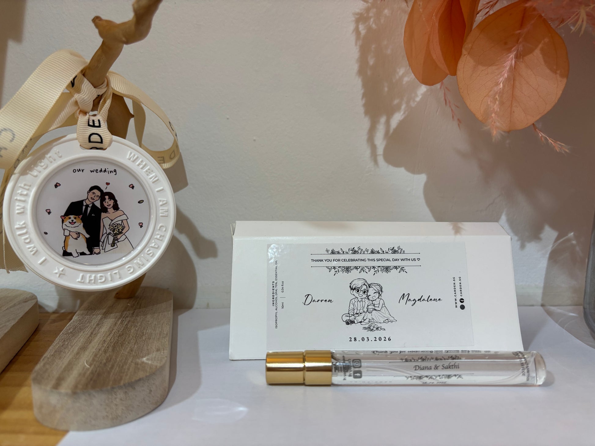 Customised wedding labels for 10ml bottles / box. Ceramic diffuser with custom wedding portrait.